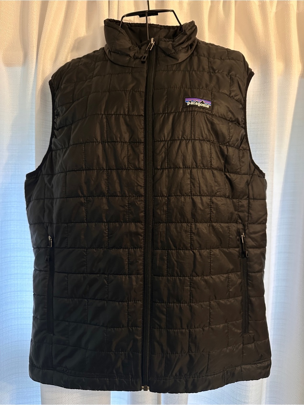 Patagonia Black Quilted Vest with Logo Patch - Picture 2 of 9